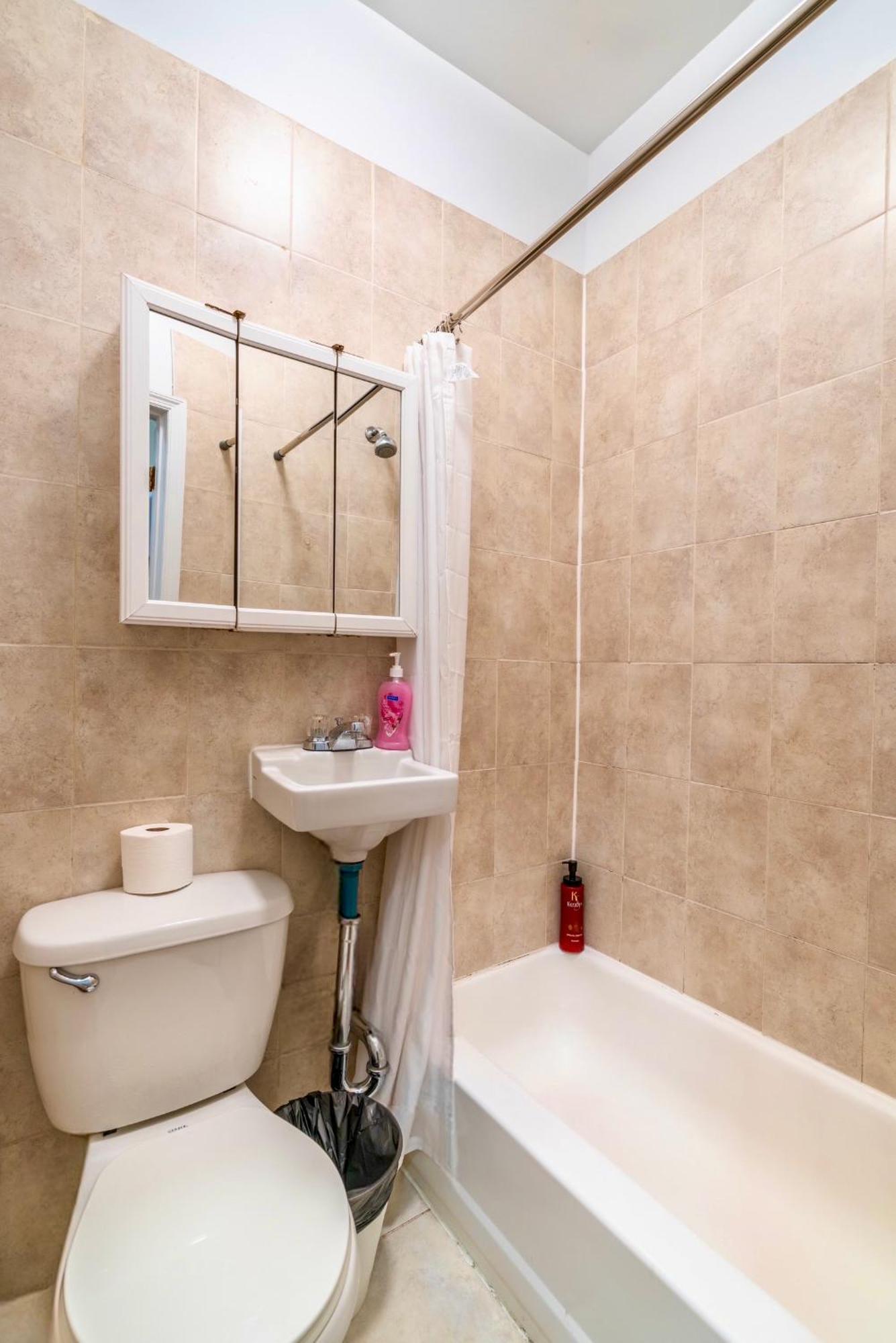 2 Bedroom Hidden Upscale Oasis New York City Exterior photo